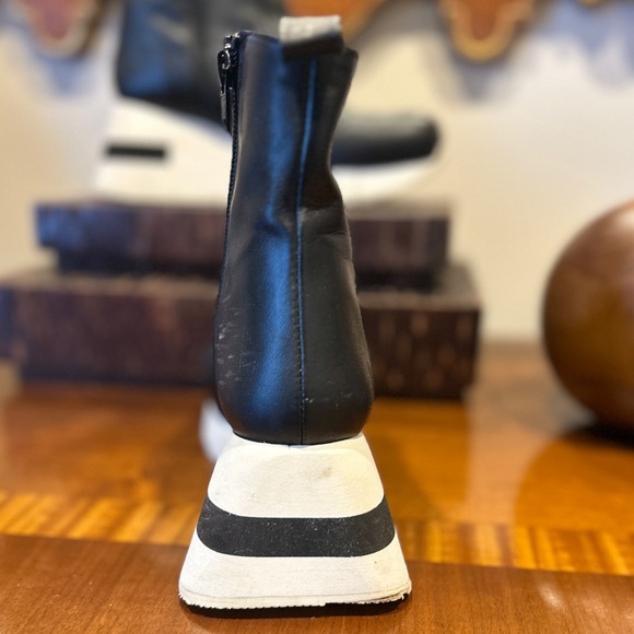 Paloma Barcelo Black and White Heeled Boots - Picture 2 of 2